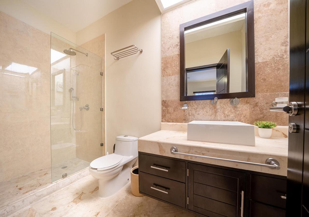 Condo Surf 405 - Luxury Oceanview Beachfront 3 Bedroom With Gym - At El Faro Condos Плая-дель-Кармен Экстерьер фото